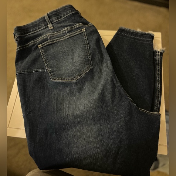 TORRID-Bombshell Skinny Jeans Premium Stretch - Picture 2 of 10